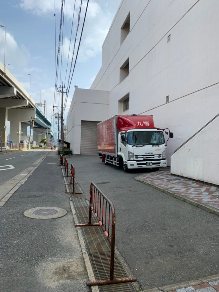 福岡サンパレスホール接車