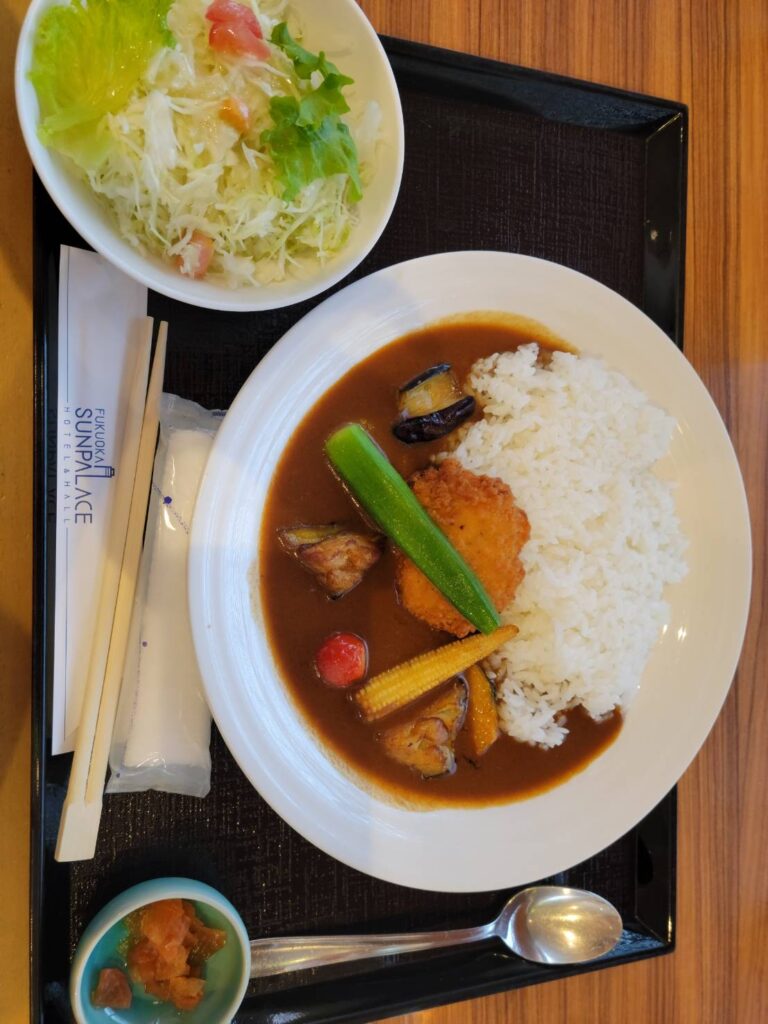 お昼休みに食べたカレー